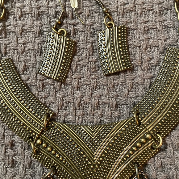 SET of THREE Necklaces + Earrings - Picture 4 of 8